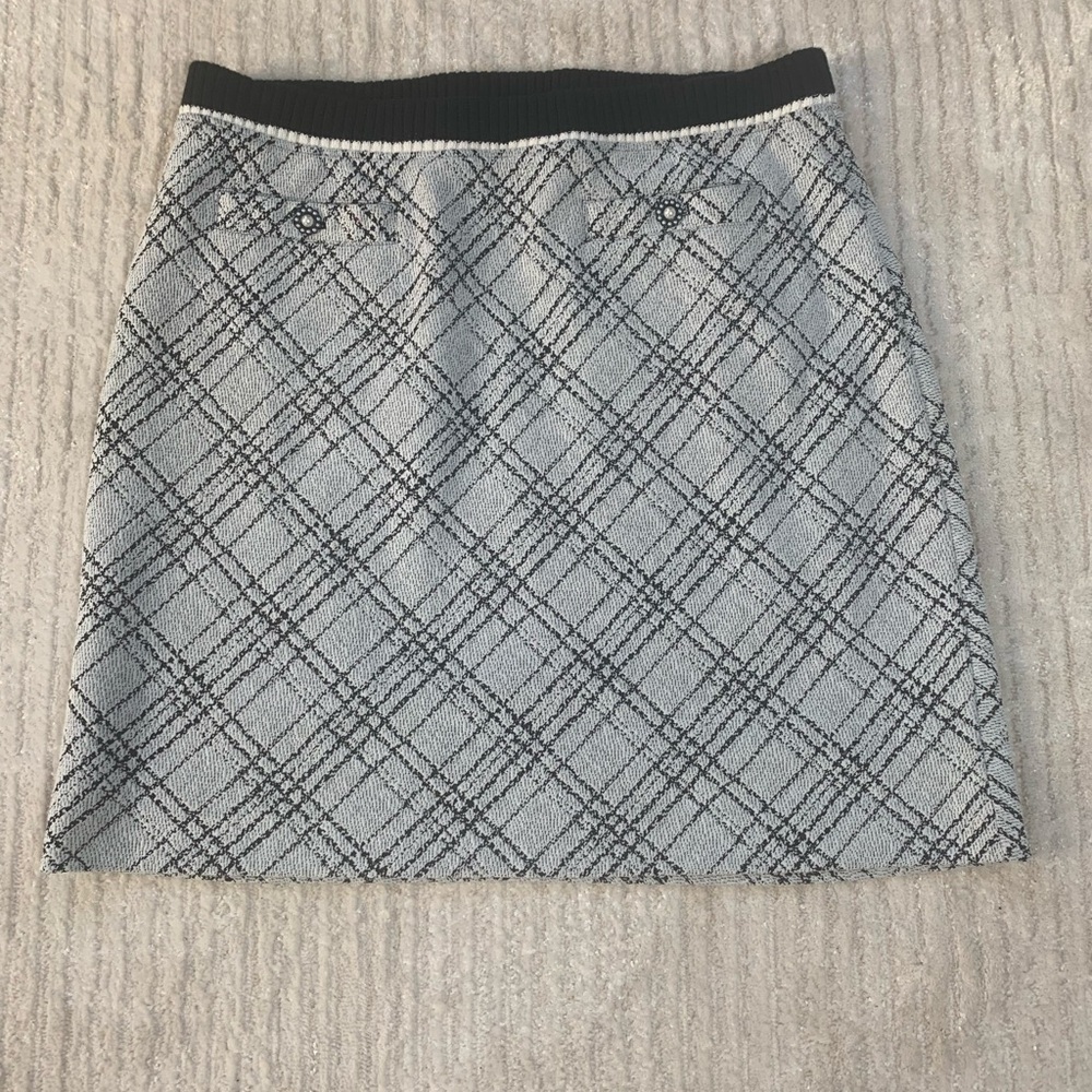 Karl Lagerfeld Windowpane
Pull‎ On Mini Skirt Size
10 Black Grey